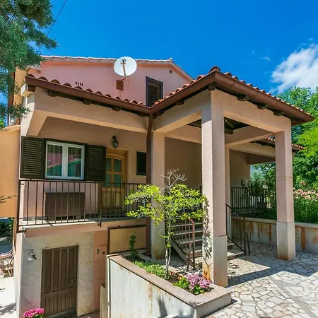 Holiday home House Alice *